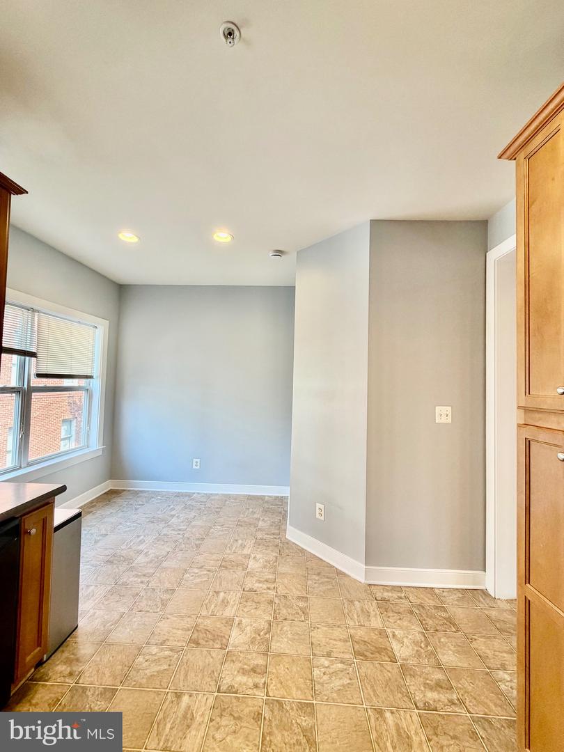 11034 Amherst Ave Property Photo 15