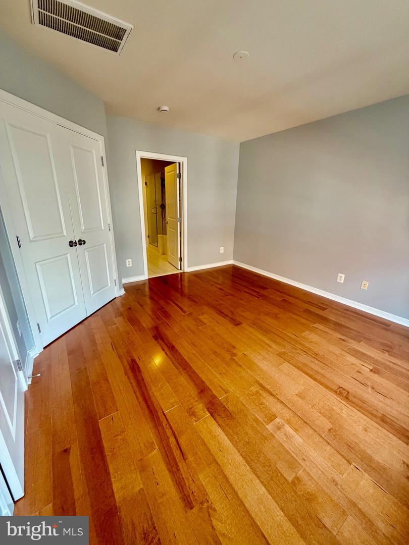 11034 Amherst Ave Property Photo 29