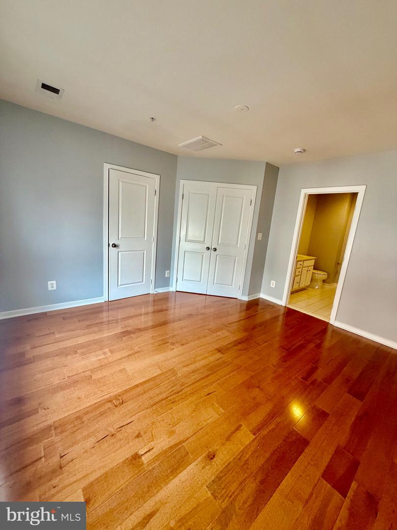11034 Amherst Ave Property Photo 30