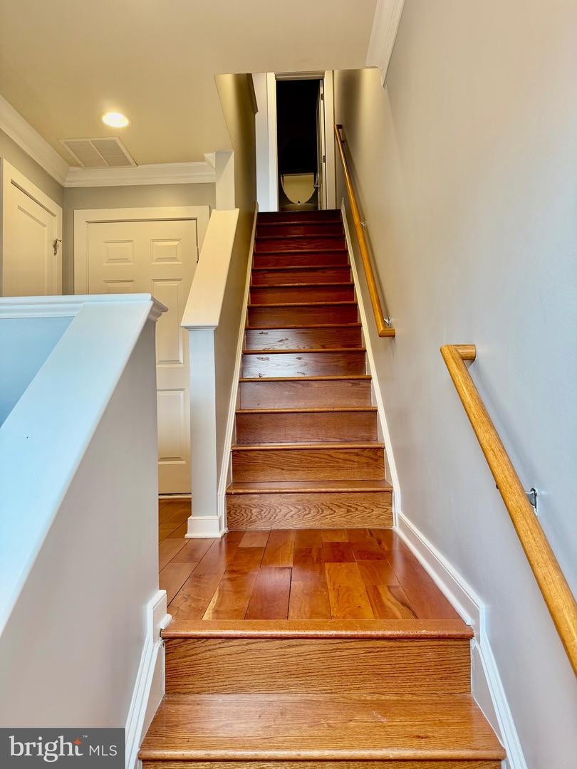 11034 Amherst Ave Property Photo 32