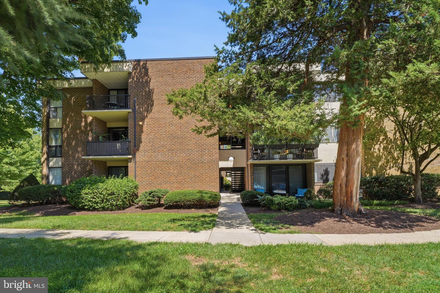 2105 Unit 15-103 Walsh View Ter #15 Property Photo 2