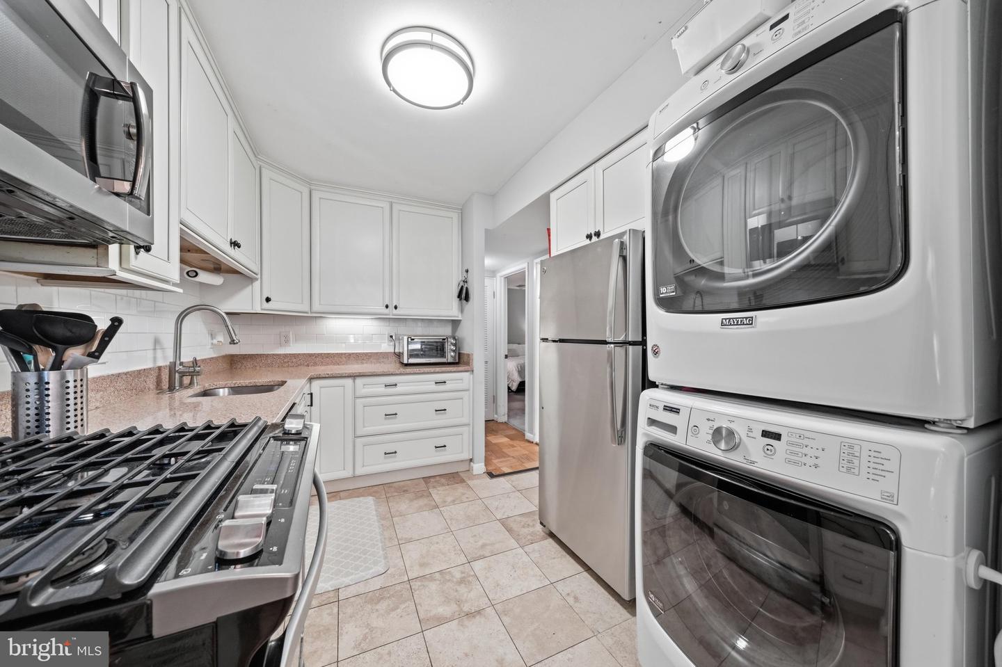 2105 Unit 15-103 Walsh View Ter #15 Property Photo 4