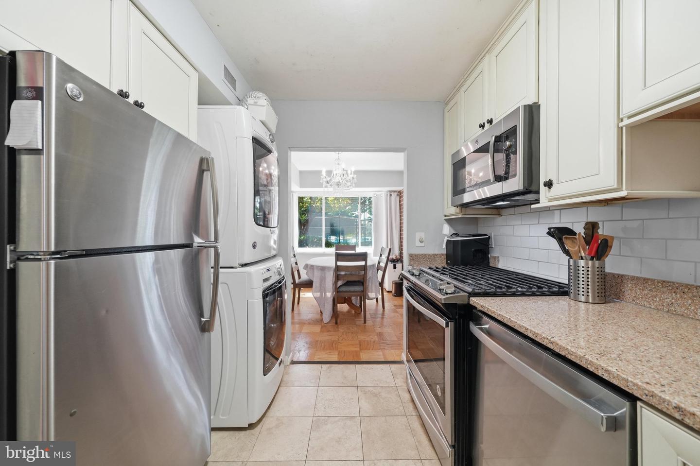 2105 Unit 15-103 Walsh View Ter #15 Property Photo 9