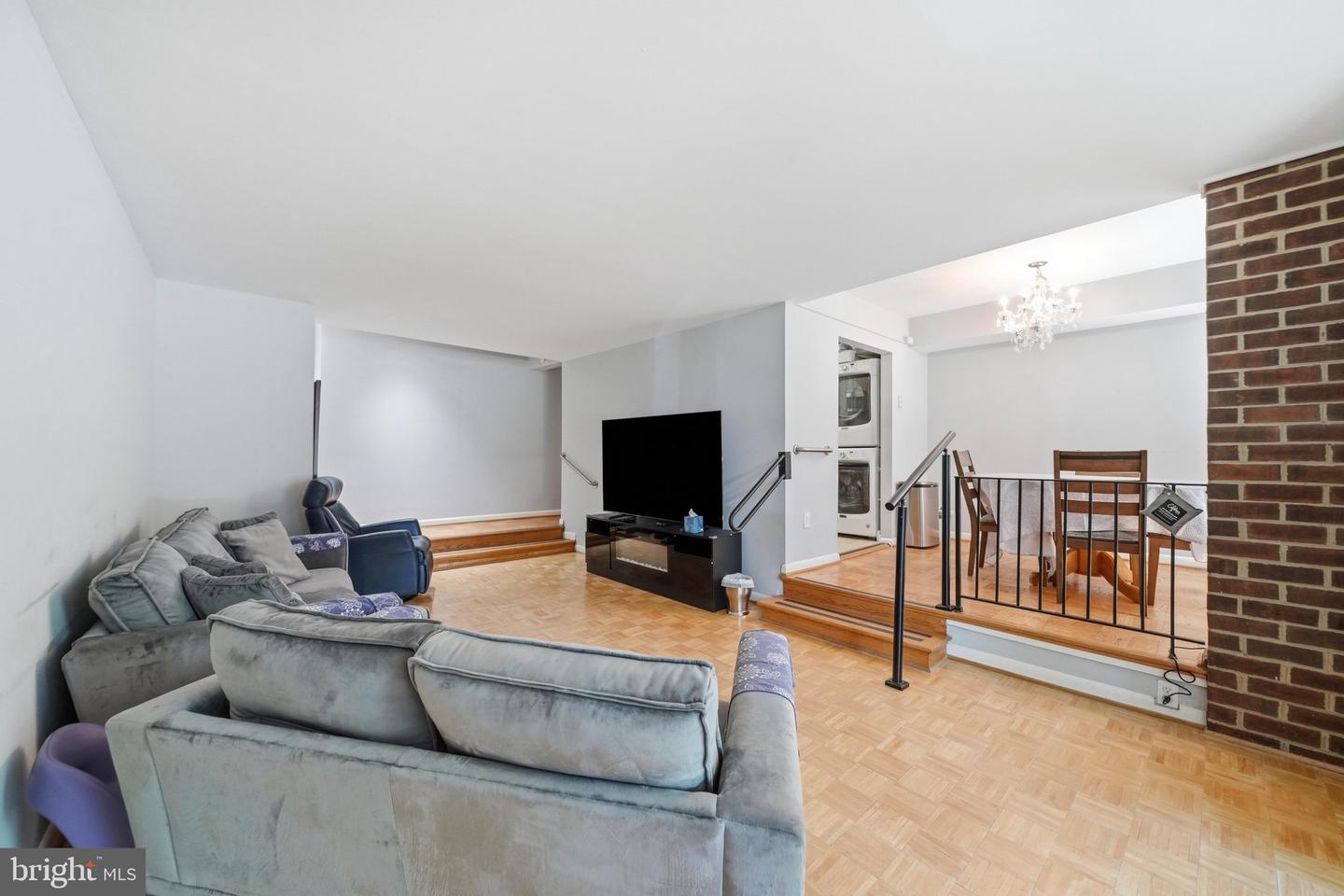2105 Unit 15-103 Walsh View Ter #15 Property Photo 18