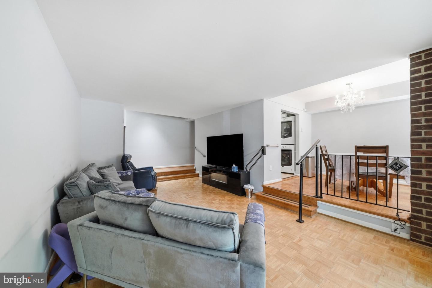 2105 Unit 15-103 Walsh View Ter #15 Property Photo 23