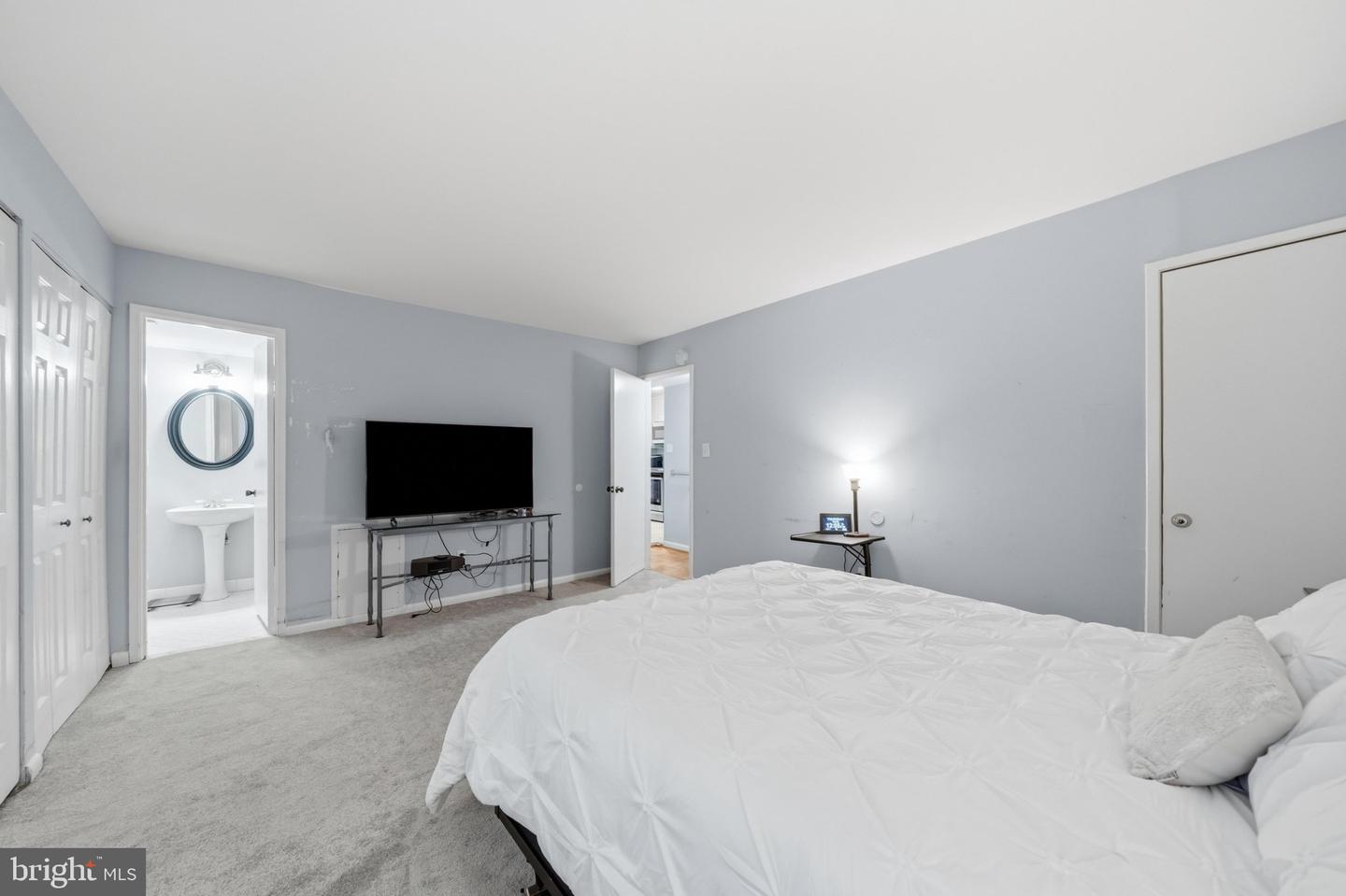 2105 Unit 15-103 Walsh View Ter #15 Property Photo 28
