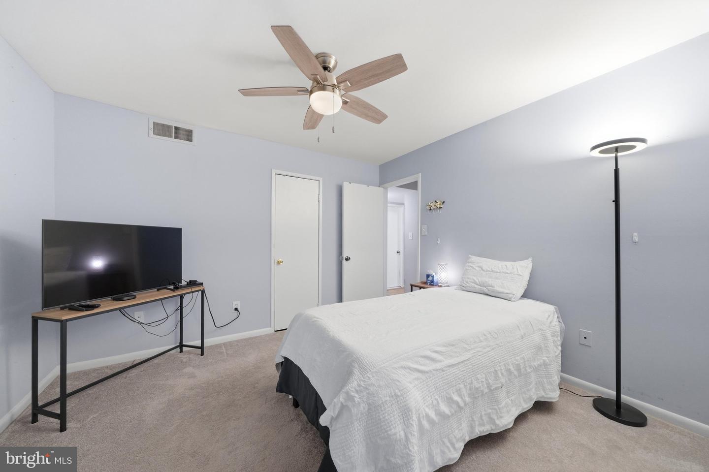 2105 Unit 15-103 Walsh View Ter #15 Property Photo 35