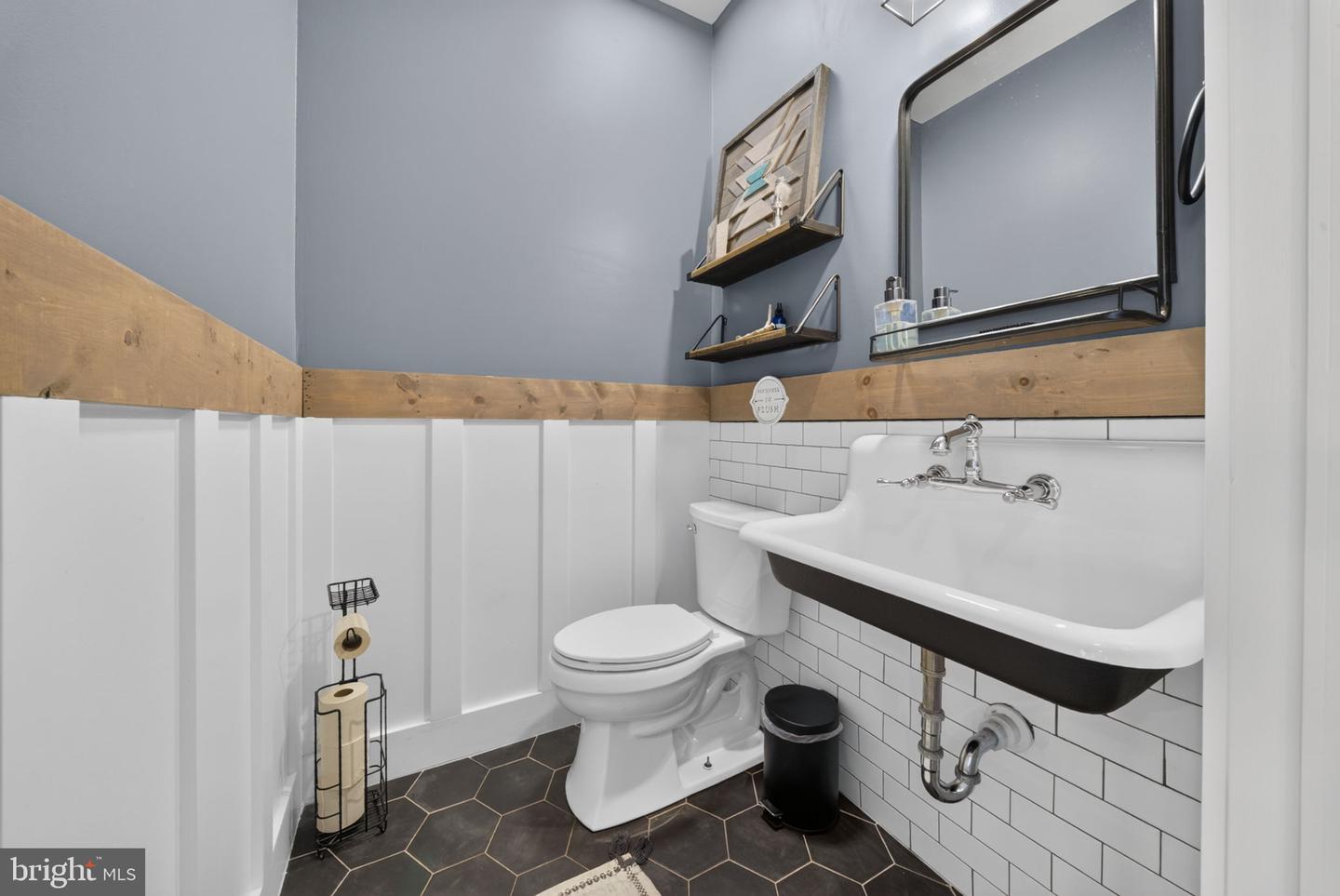 973 Main St Property Photo 16