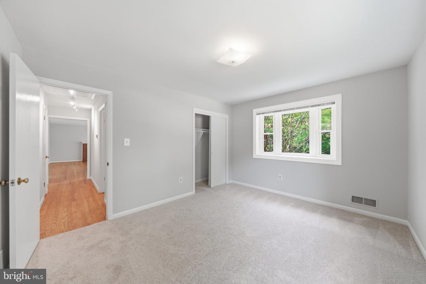 122 E Deer Park Dr Property Photo 22