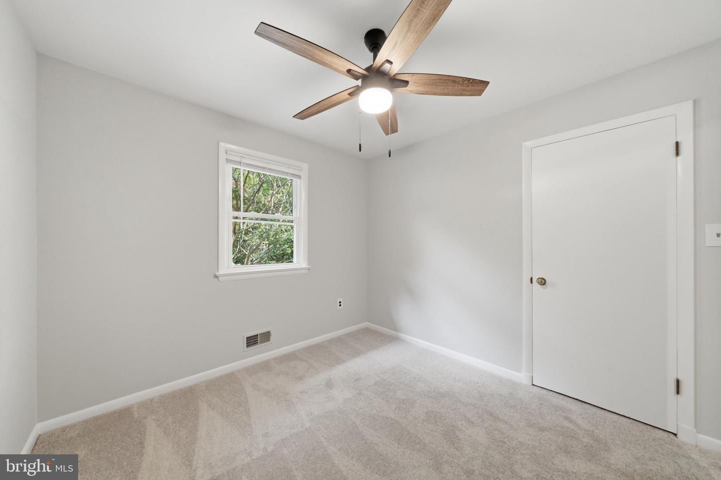 122 E Deer Park Dr Property Photo 23