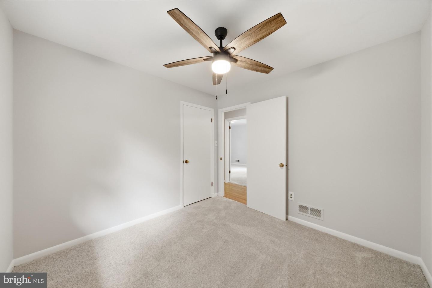 122 E Deer Park Dr Property Photo 24