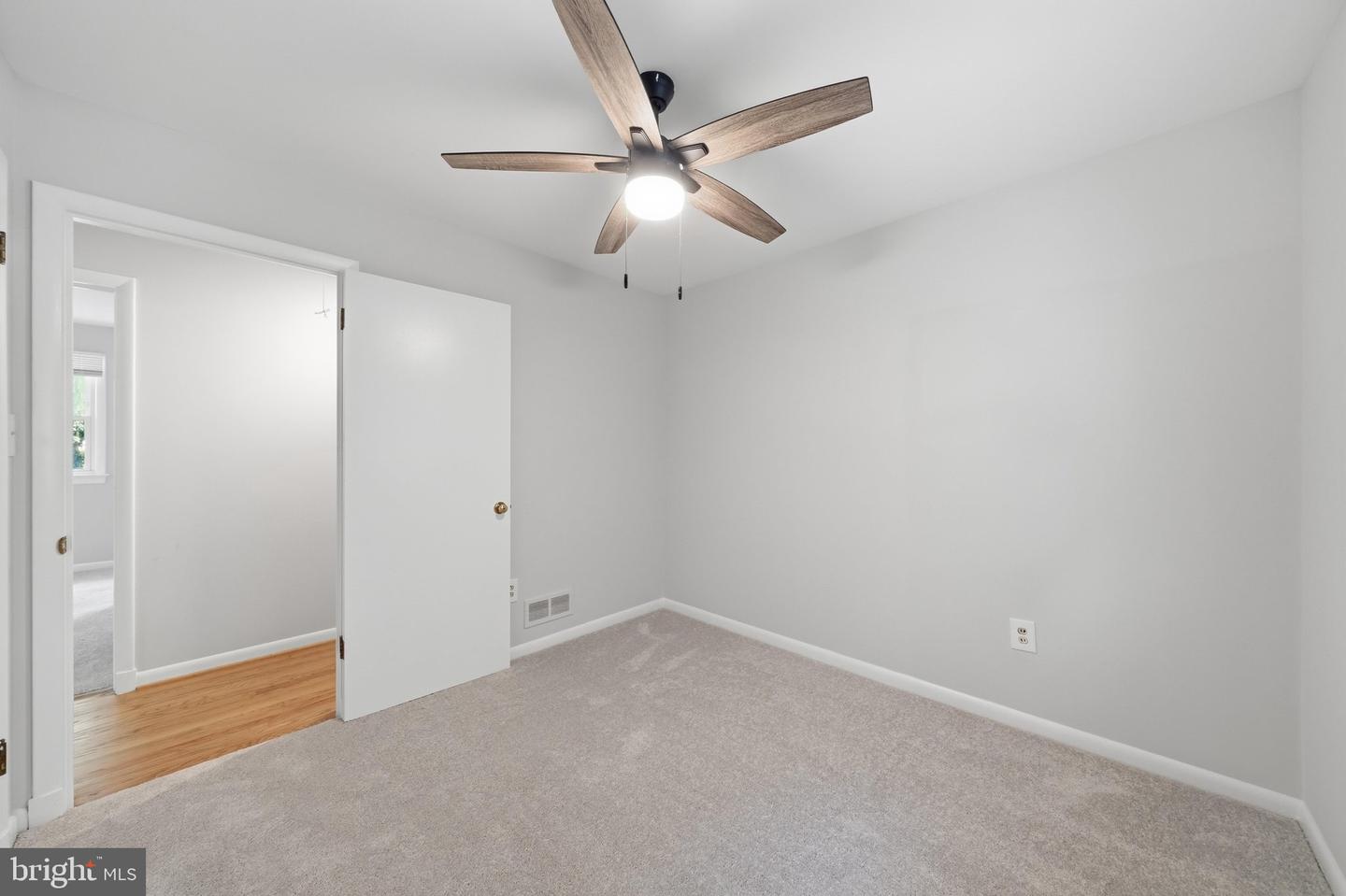 122 E Deer Park Dr Property Photo 26