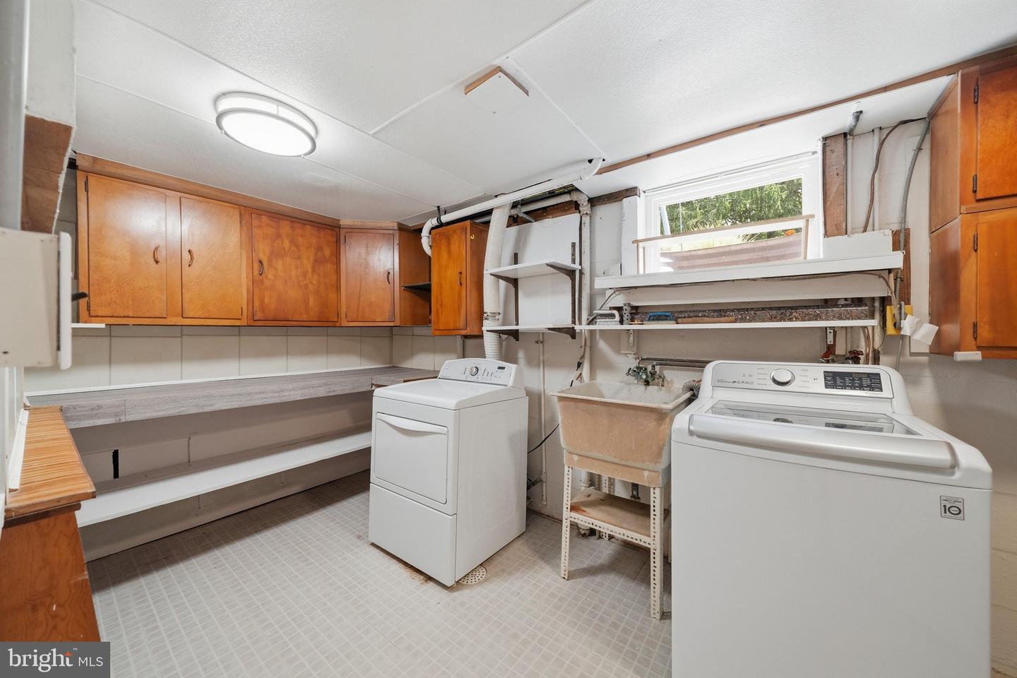122 E Deer Park Dr Property Photo 35