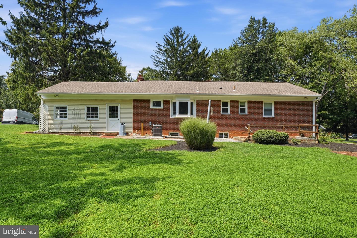 122 E Deer Park Dr Property Photo 38