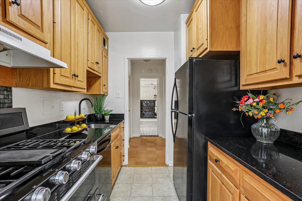 10500 Rockville Pike #122 Property Photo 9