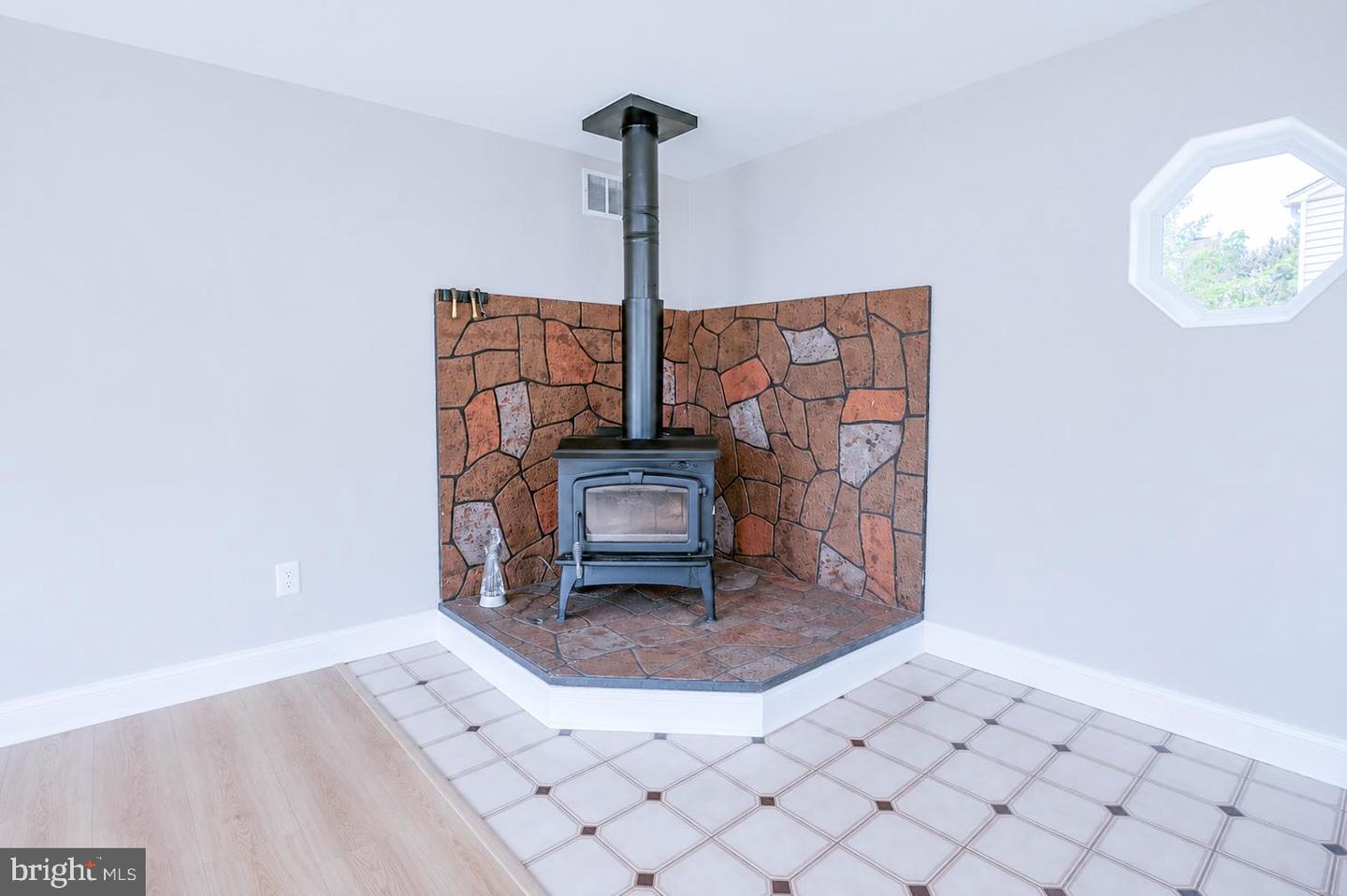 17730 Millcrest Property Photo 8