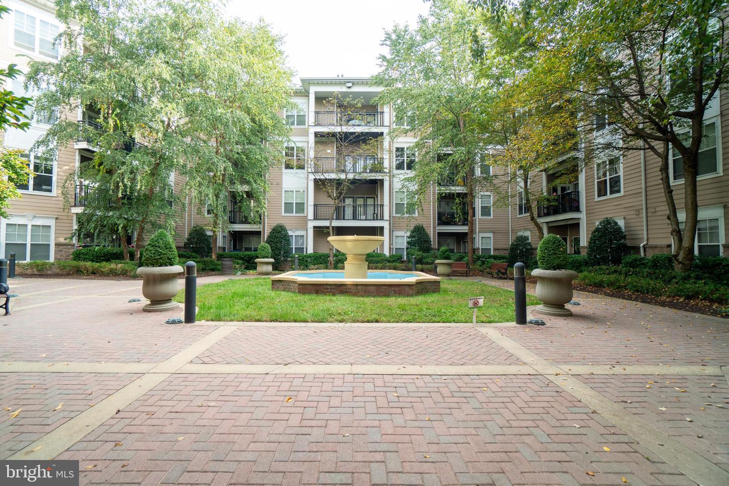 501 Hungerford Dr #463 Property Photo 1