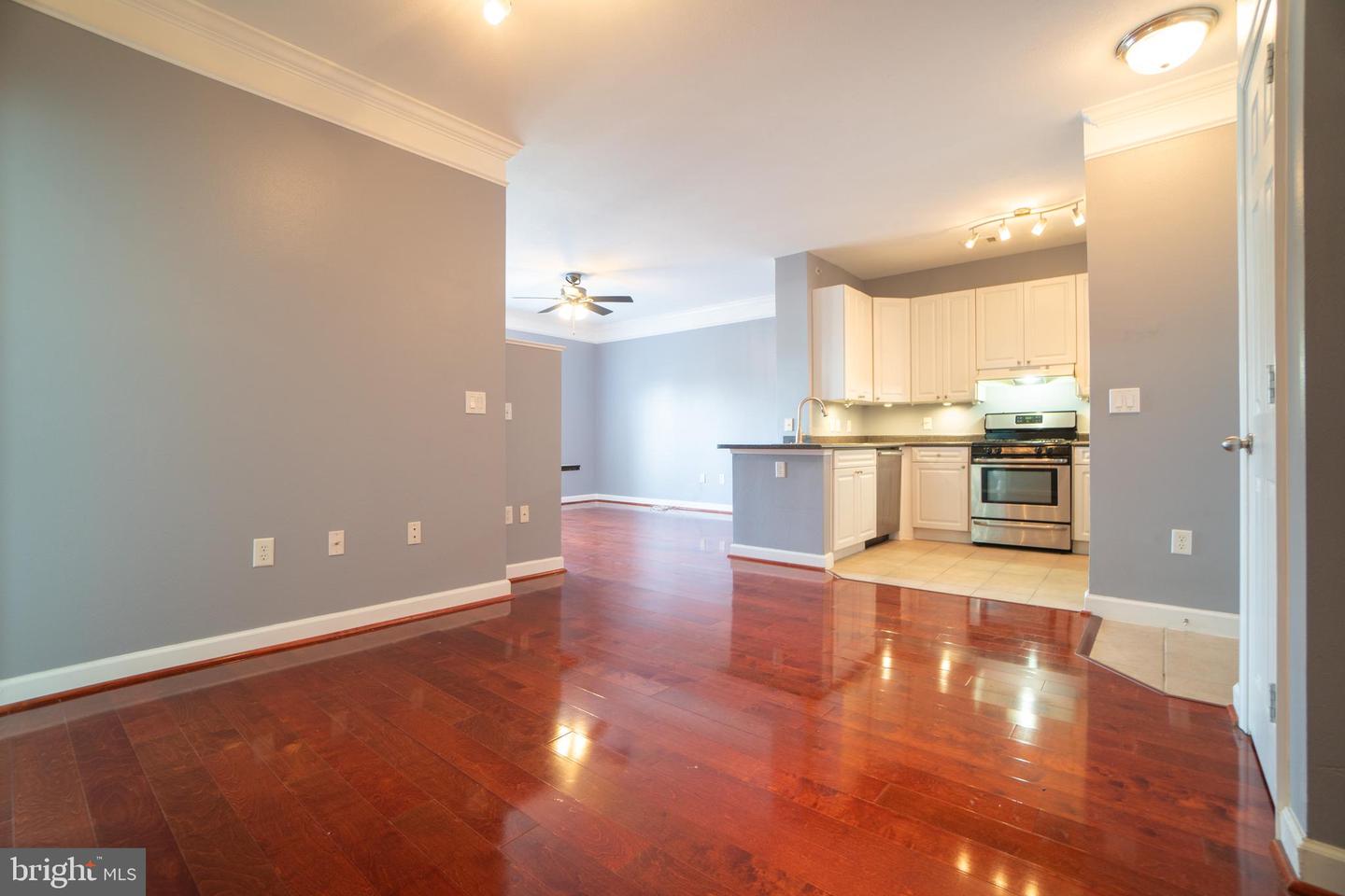 501 Hungerford Dr #463 Property Photo 3