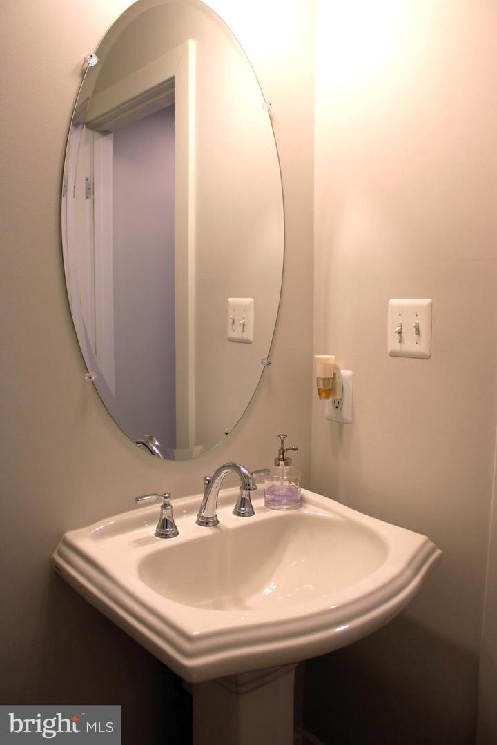 5040 Oakmoore Dr Property Photo 31