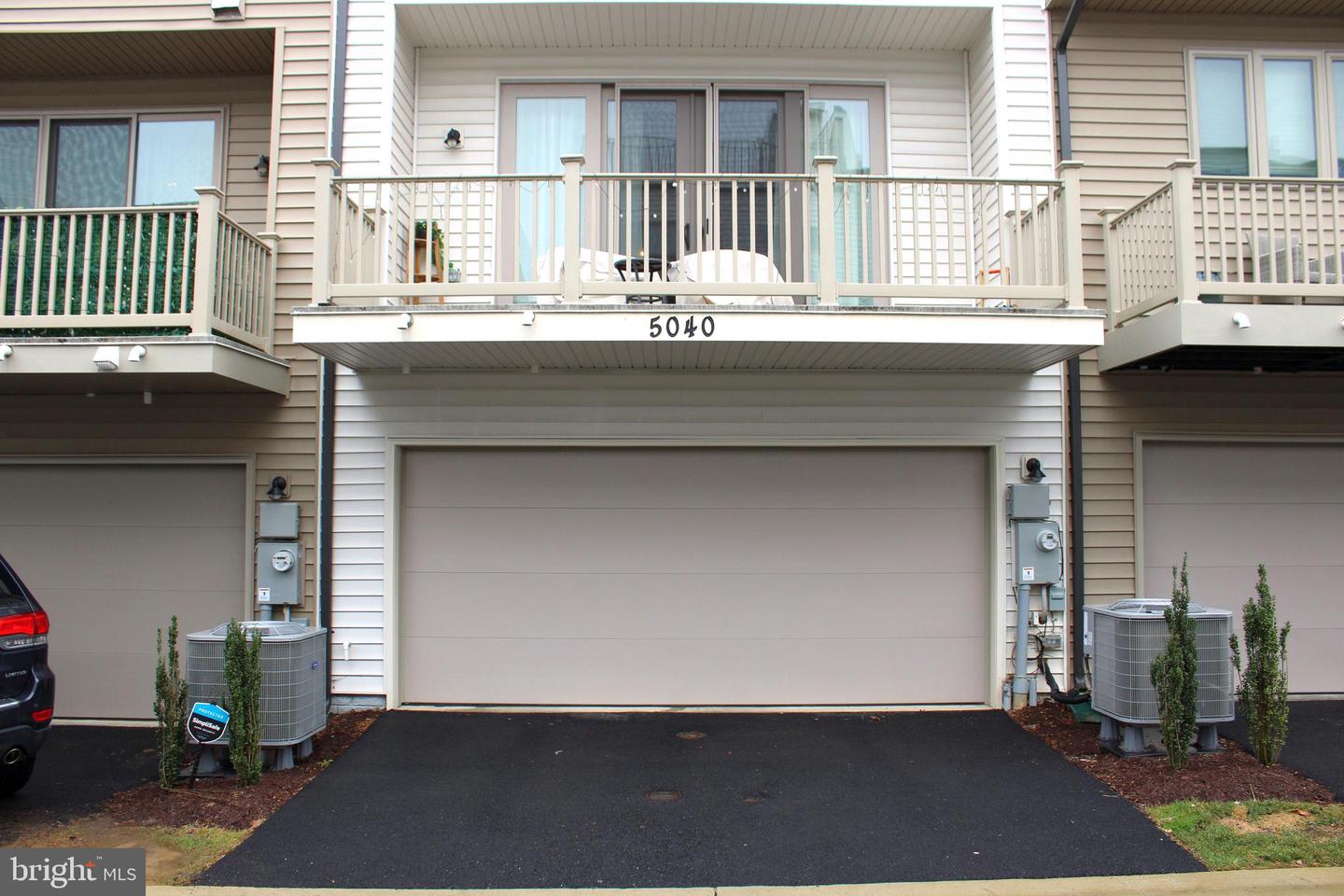 5040 Oakmoore Dr Property Photo 39