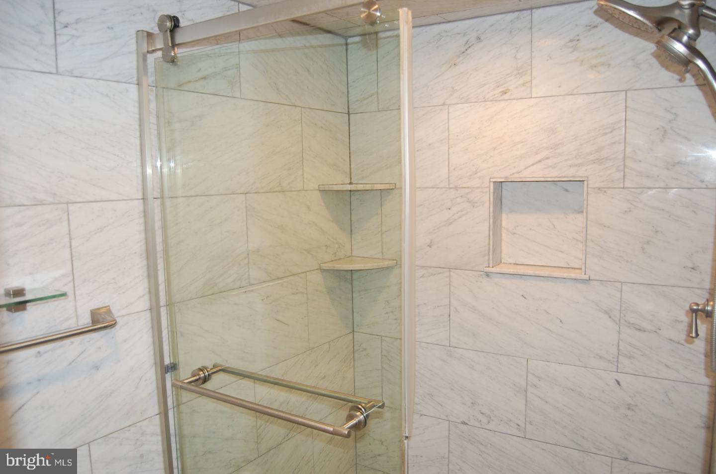 3346 Hewitt Ave #1-1-a Property Photo 6