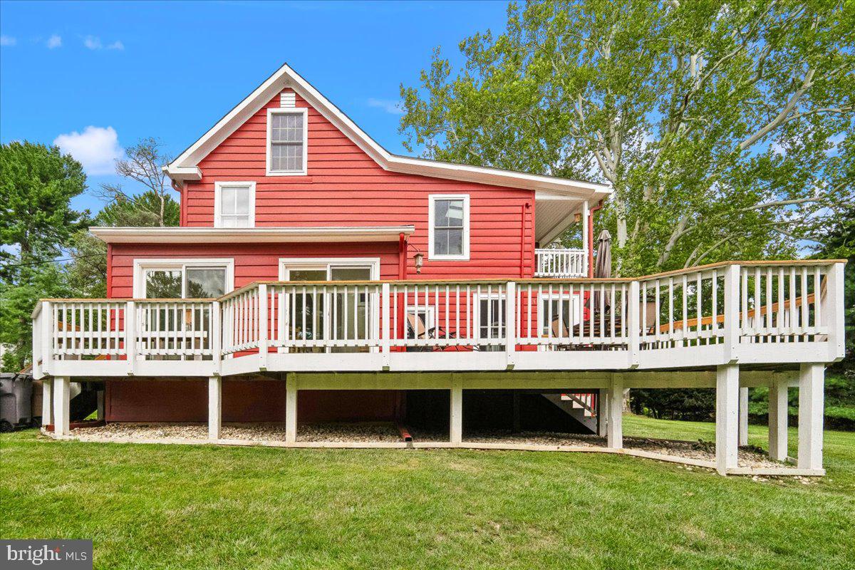 1401 Aintree Dr Property Photo 2