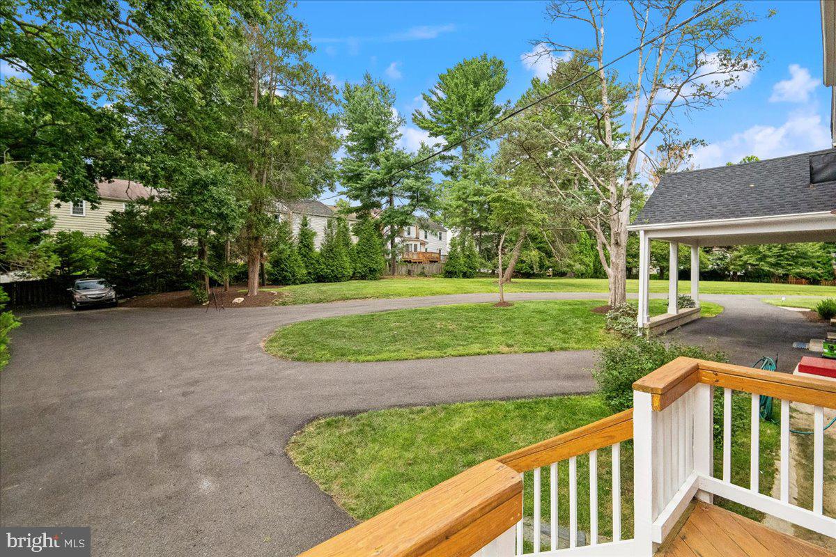 1401 Aintree Dr Property Photo 38