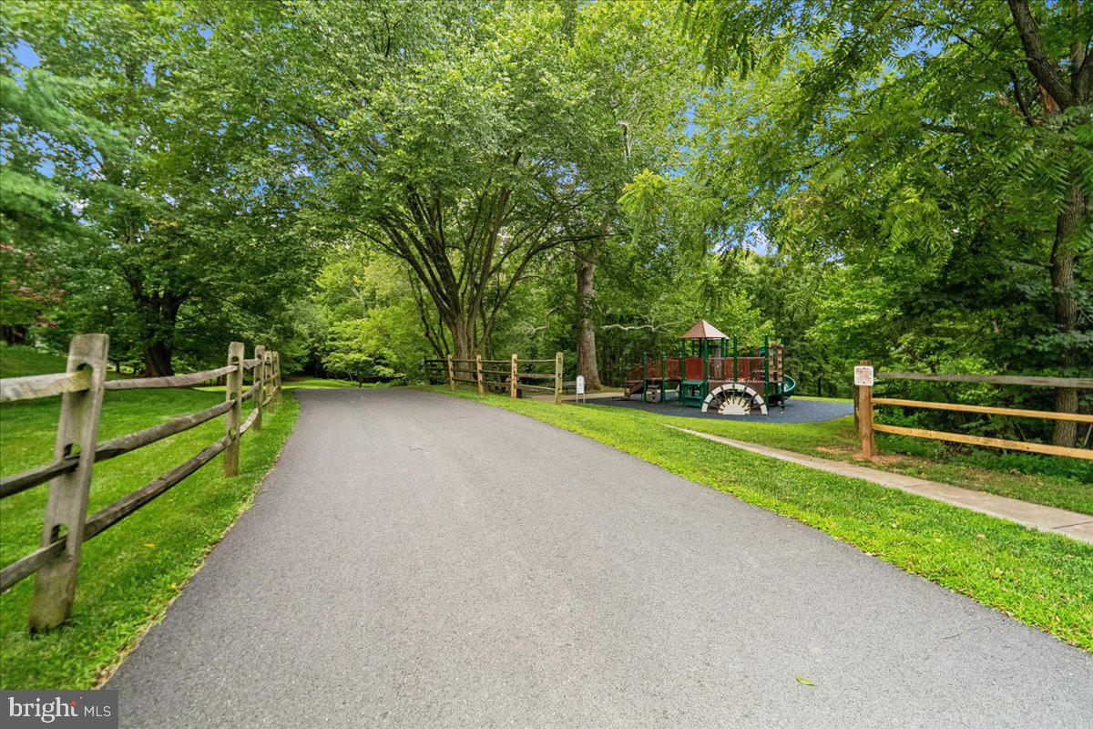 1401 Aintree Dr Property Photo 92