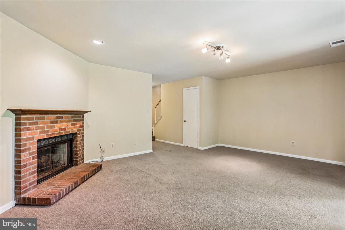 20016 Lake Park Dr #122 Property Photo 45
