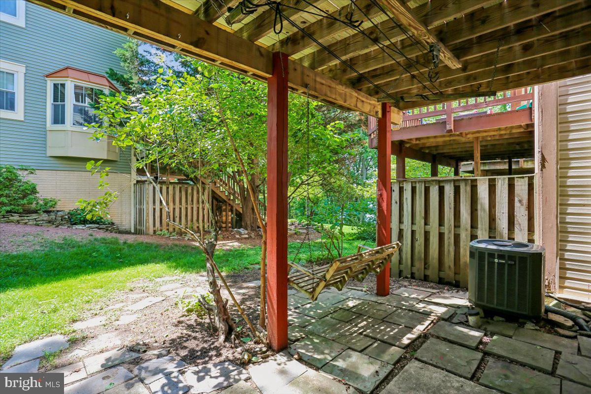 20016 Lake Park Dr #122 Property Photo 52