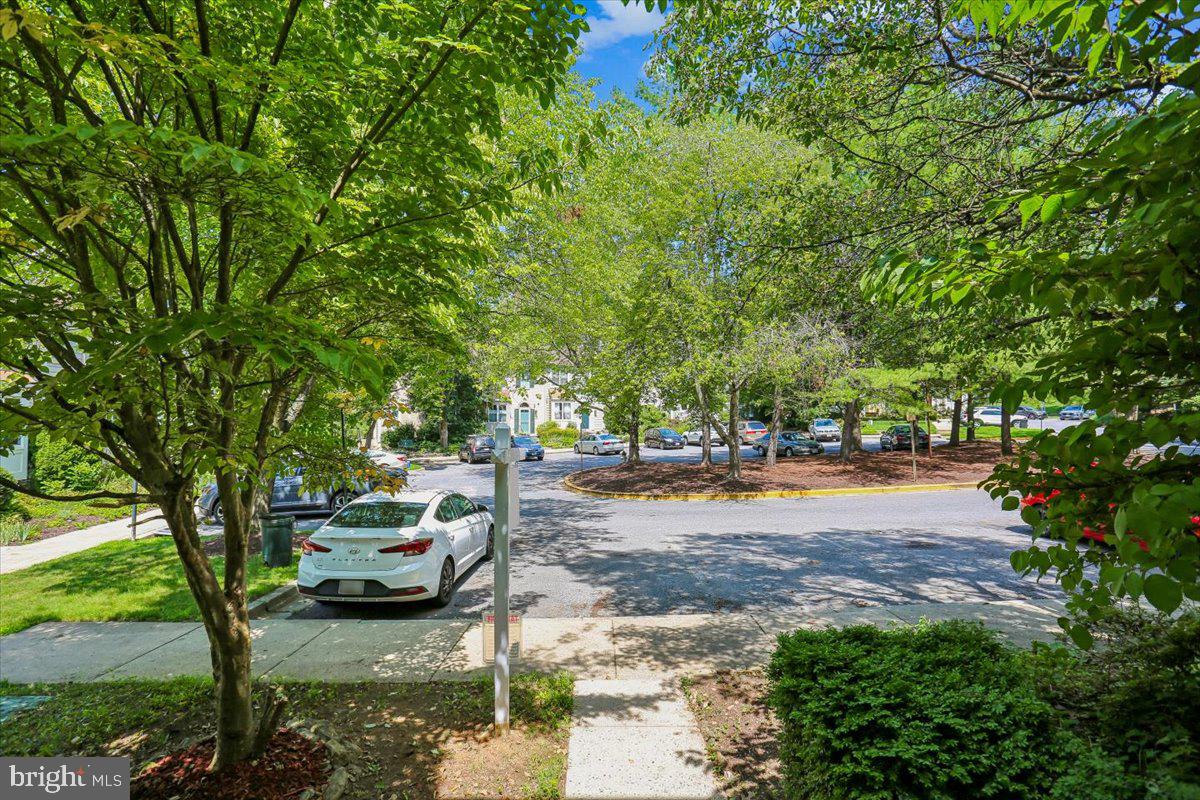 20016 Lake Park Dr #122 Property Photo 62