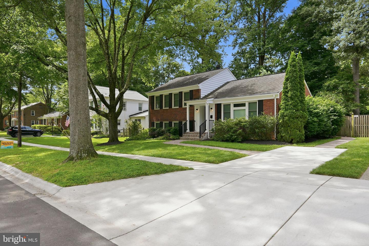 630 Blossom Dr Property Photo 2