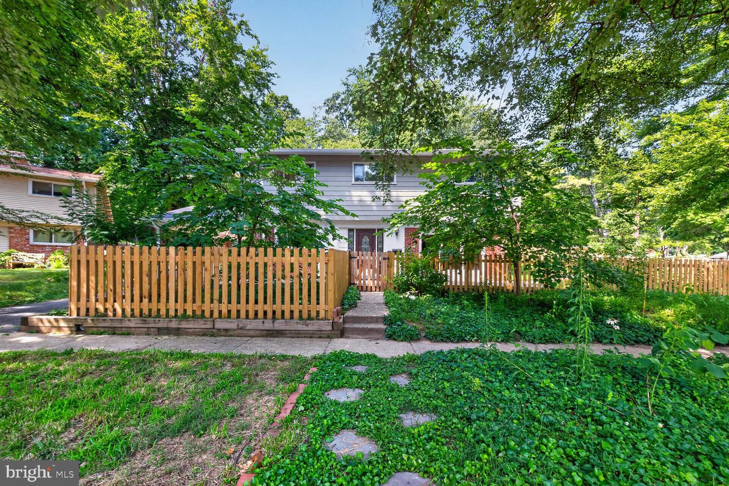 220 Thistle Dr Property Photo 1