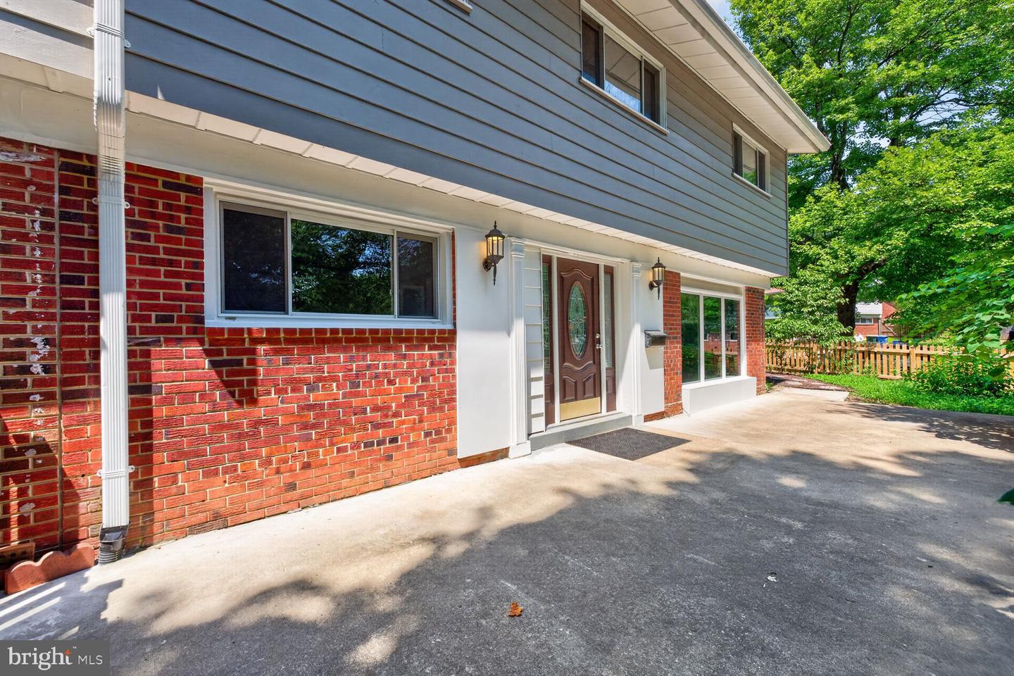 220 Thistle Dr Property Photo 4
