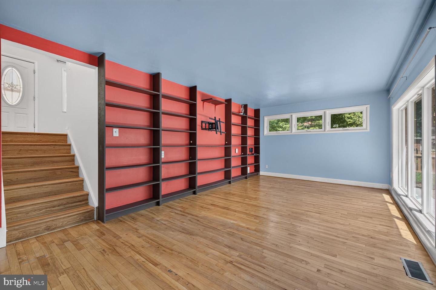 220 Thistle Dr Property Photo 8
