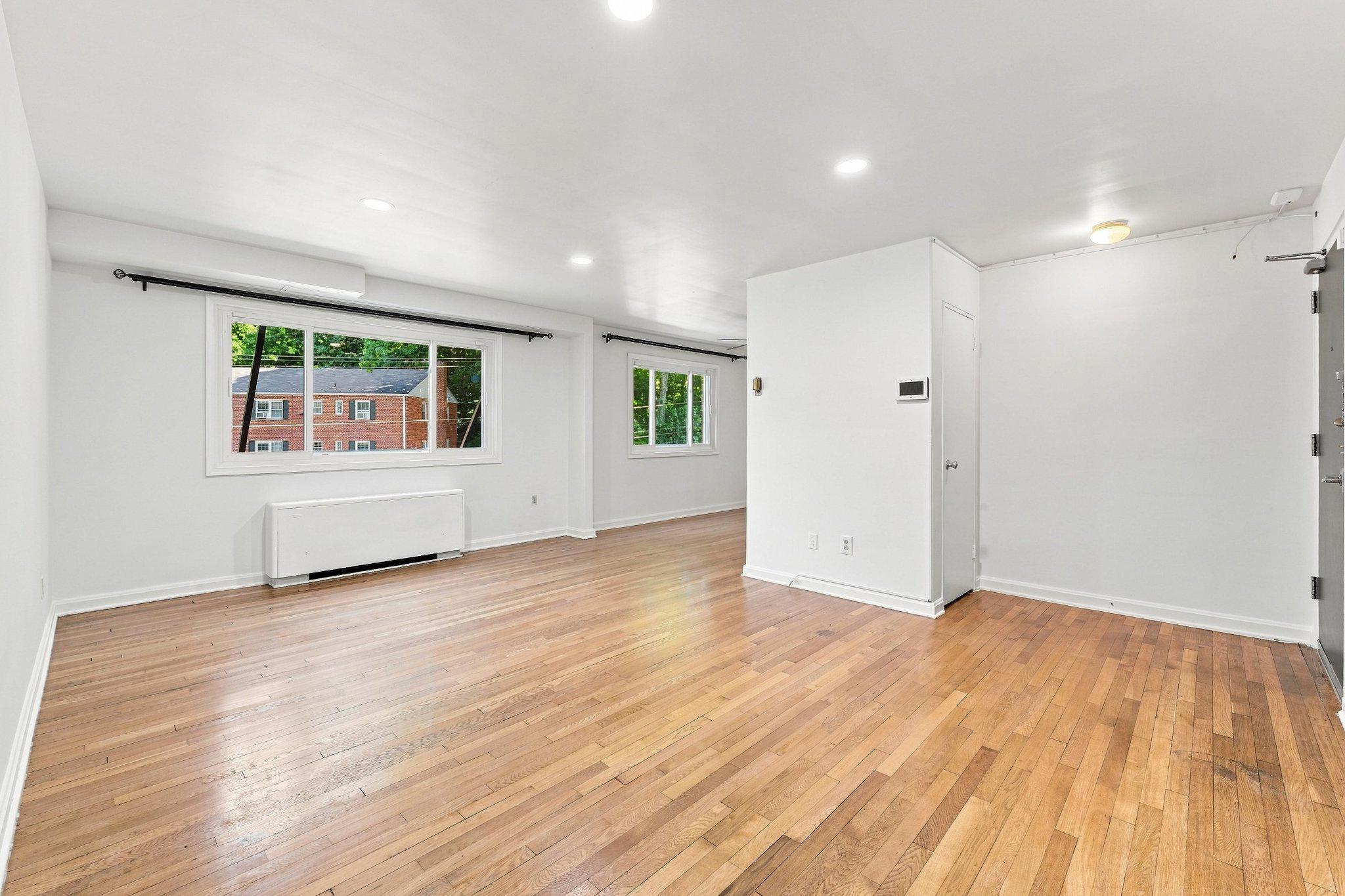 95 E Wayne Ave #212 Property Photo 4