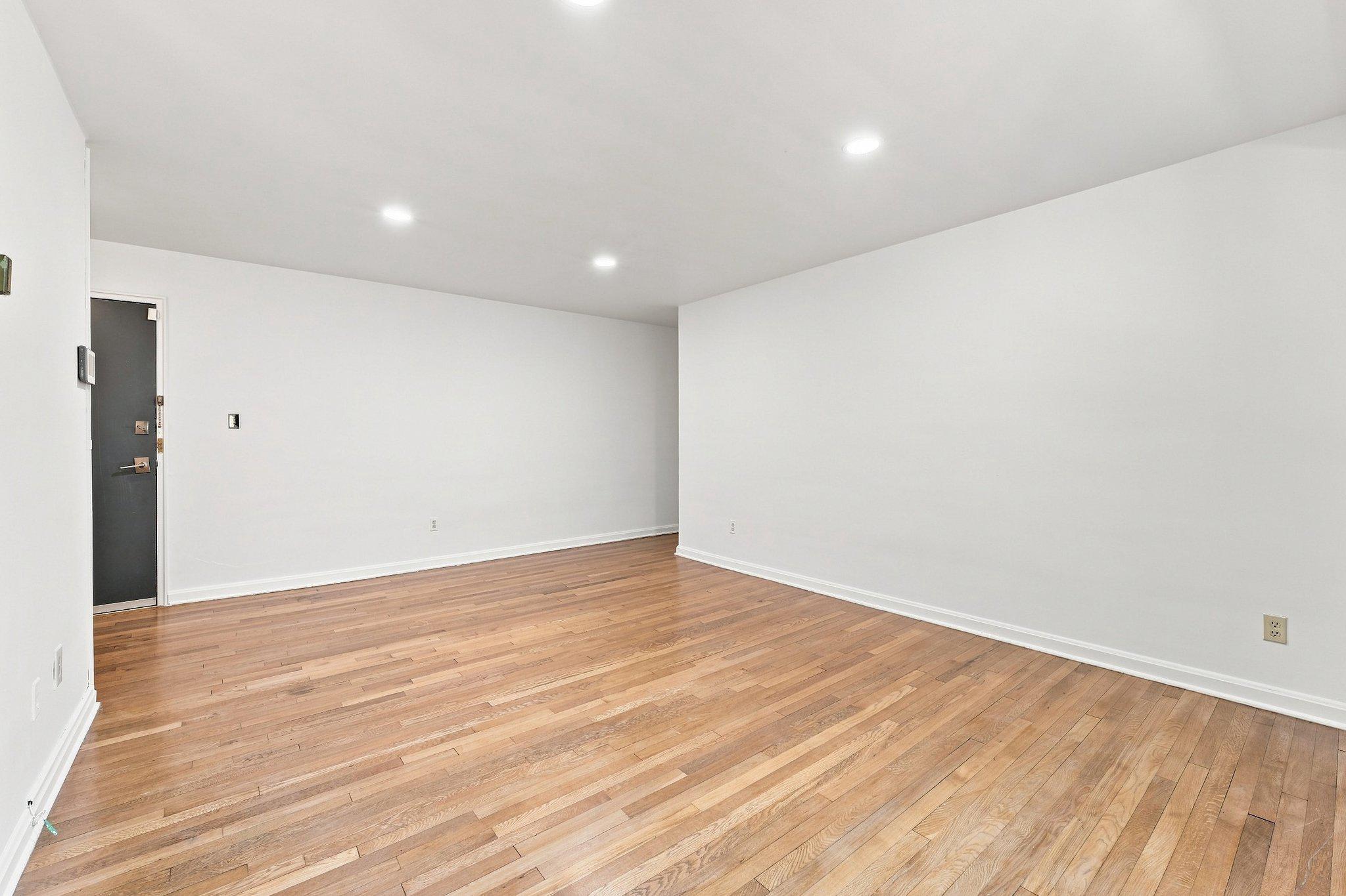 95 E Wayne Ave #212 Property Photo 5
