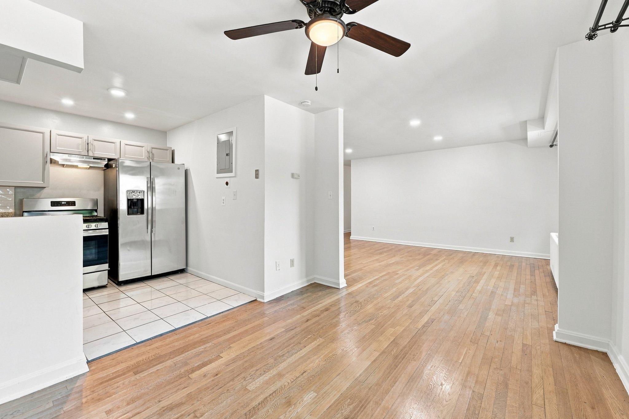 95 E Wayne Ave #212 Property Photo 12