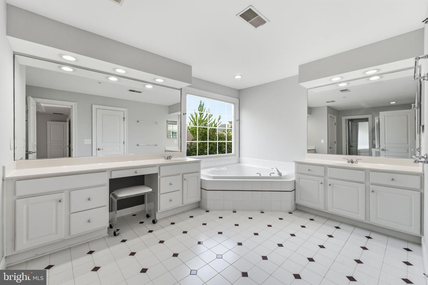 101 Jersey Ln Property Photo 30