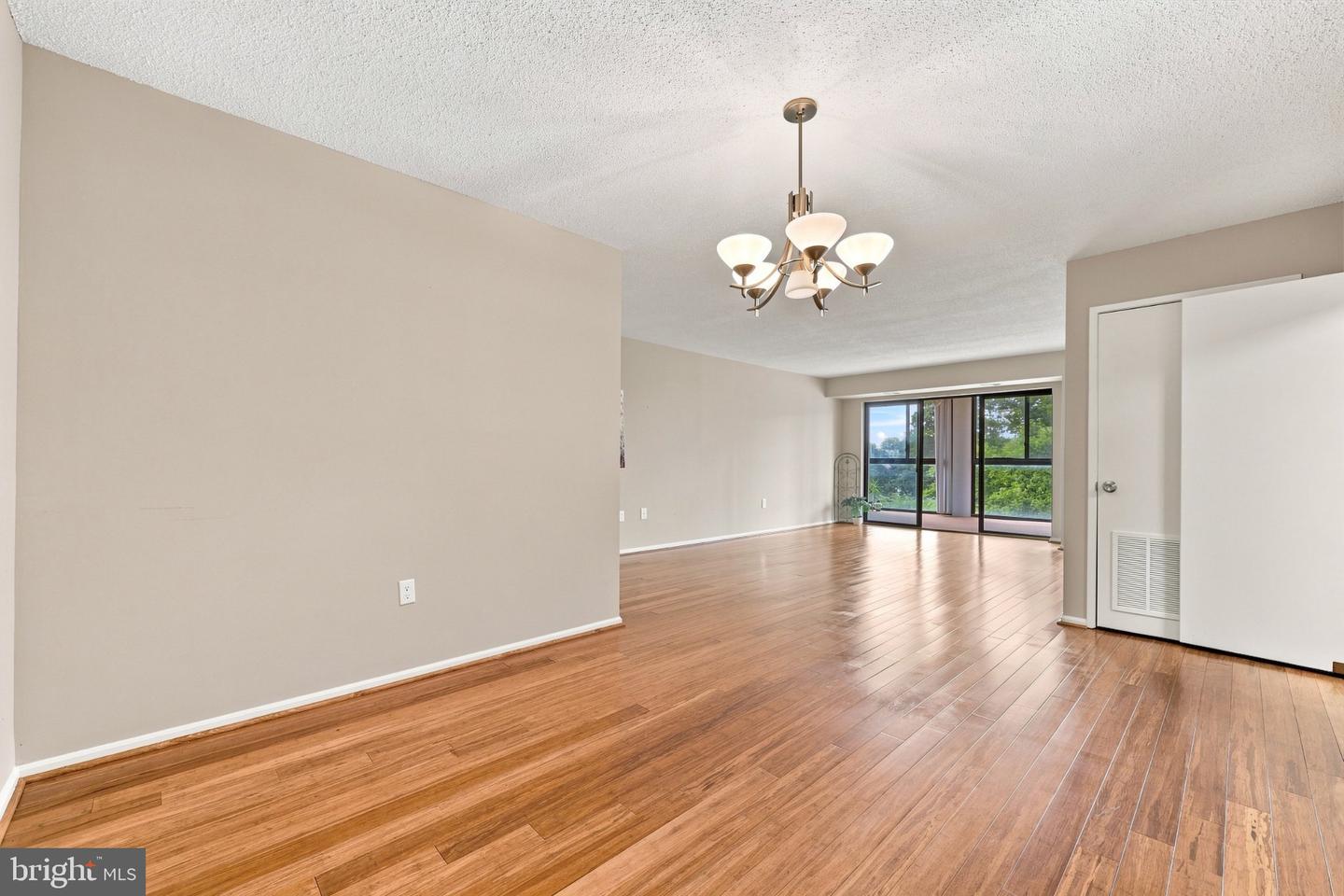 15107 Interlachen Dr #2-415 Property Photo 6