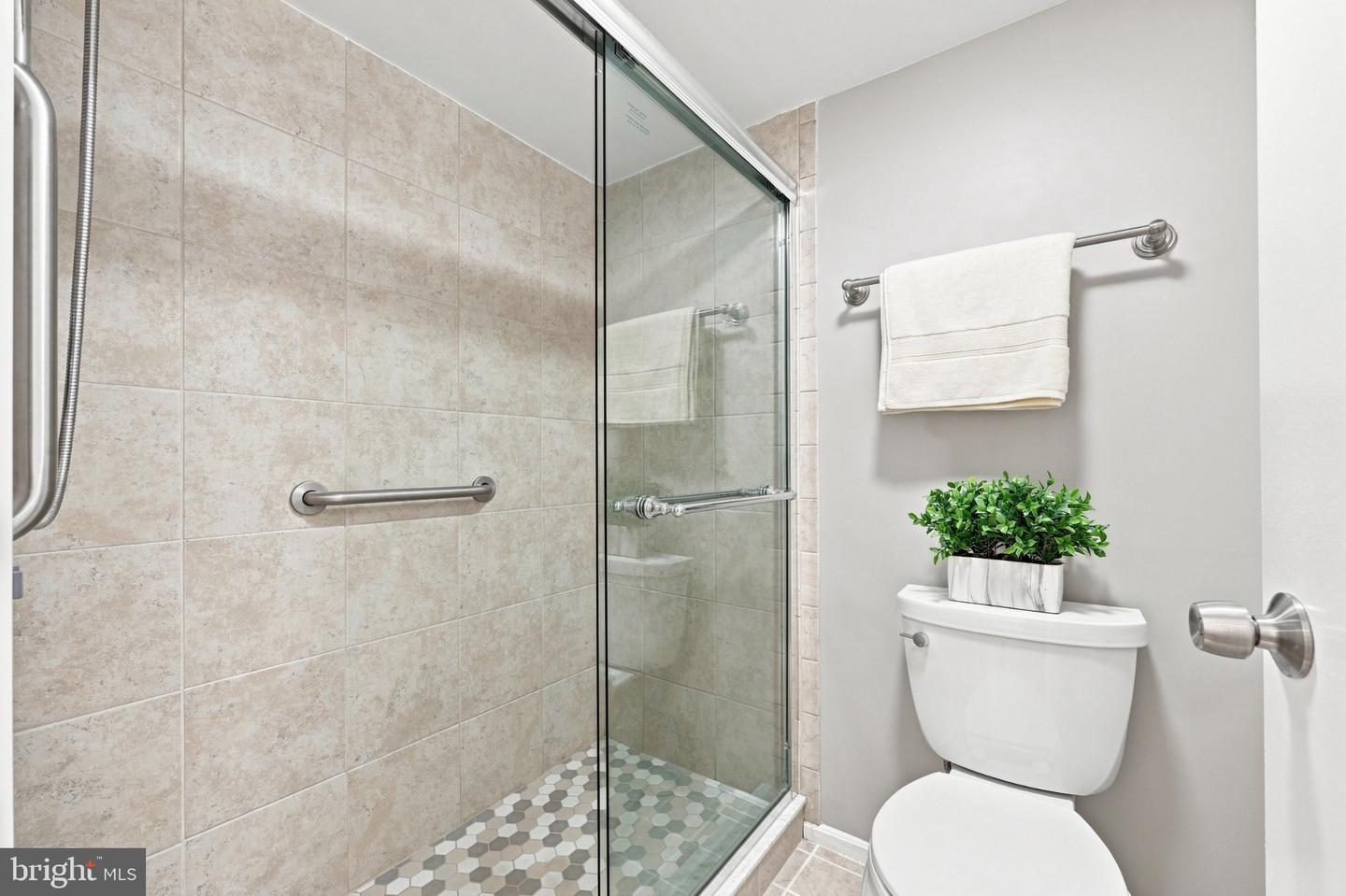 15107 Interlachen Dr #2-415 Property Photo 22