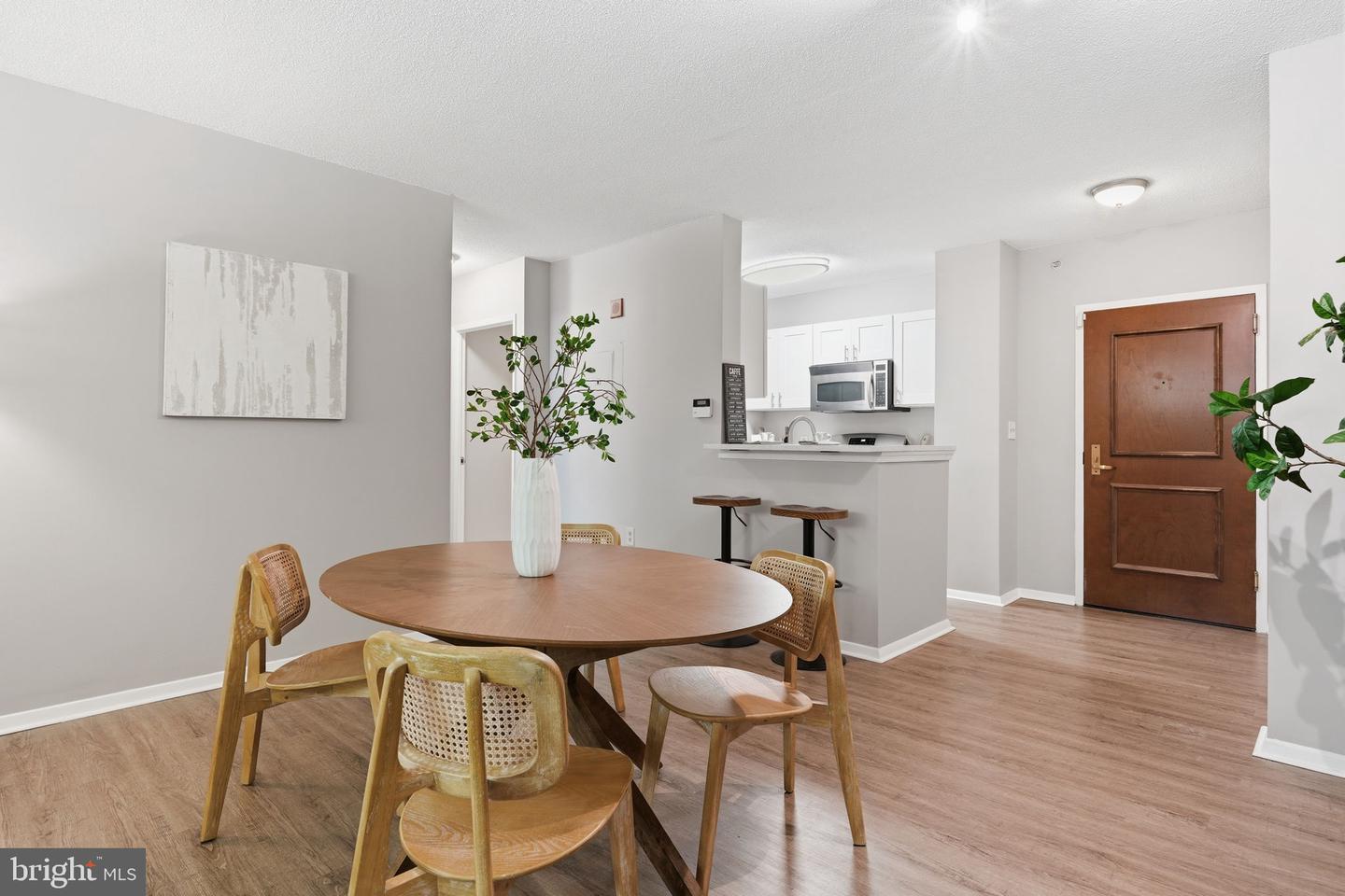 7111 Woodmont Ave #106 Property Photo 6