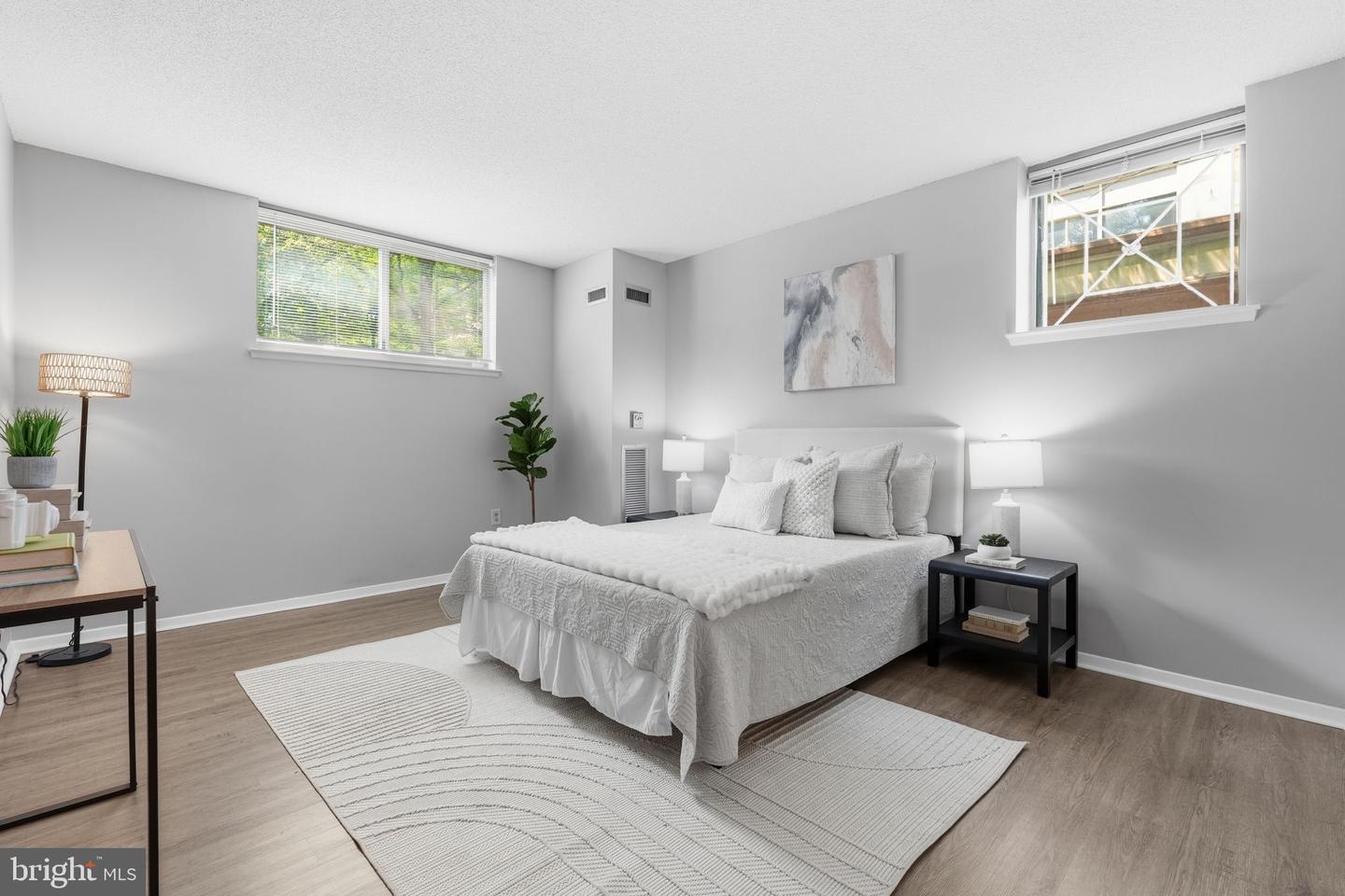 7111 Woodmont Ave #106 Property Photo 12