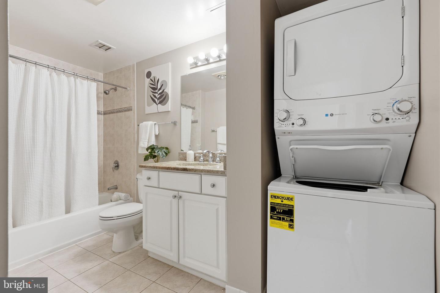 7111 Woodmont Ave #106 Property Photo 16