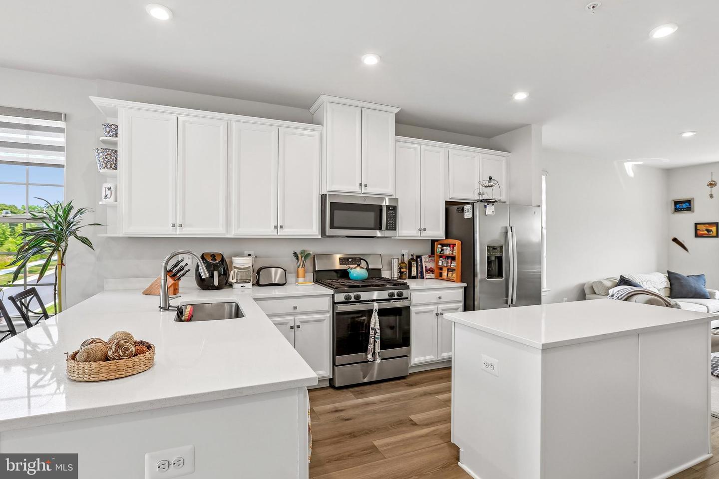 9810 Posterity Ln Property Photo 17