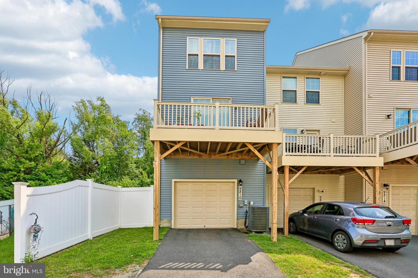 9810 Posterity Ln Property Photo 32