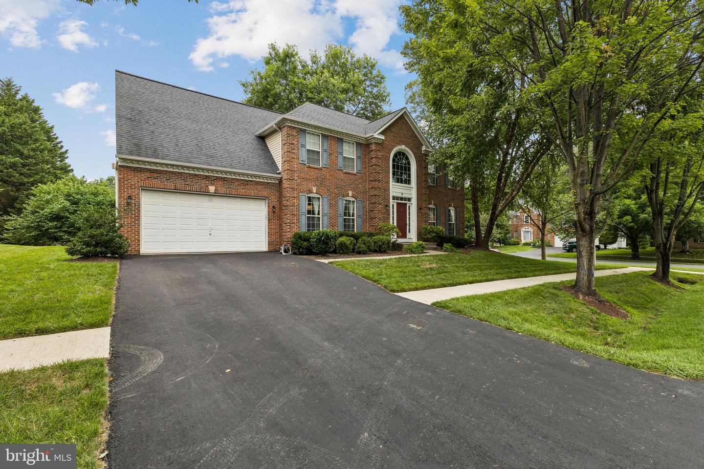8 Winding Oak Ct Property Photo 2