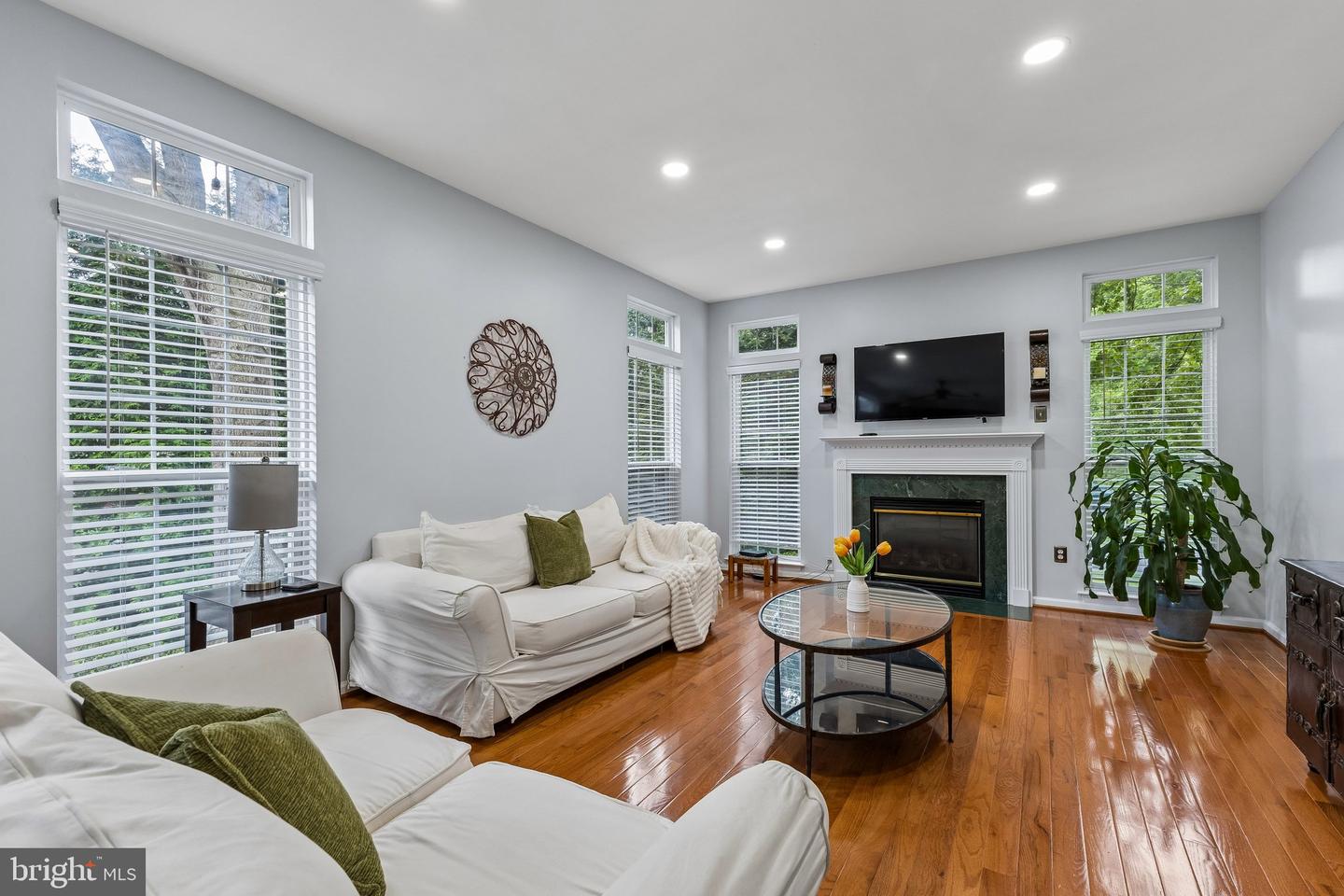 8 Winding Oak Ct Property Photo 6