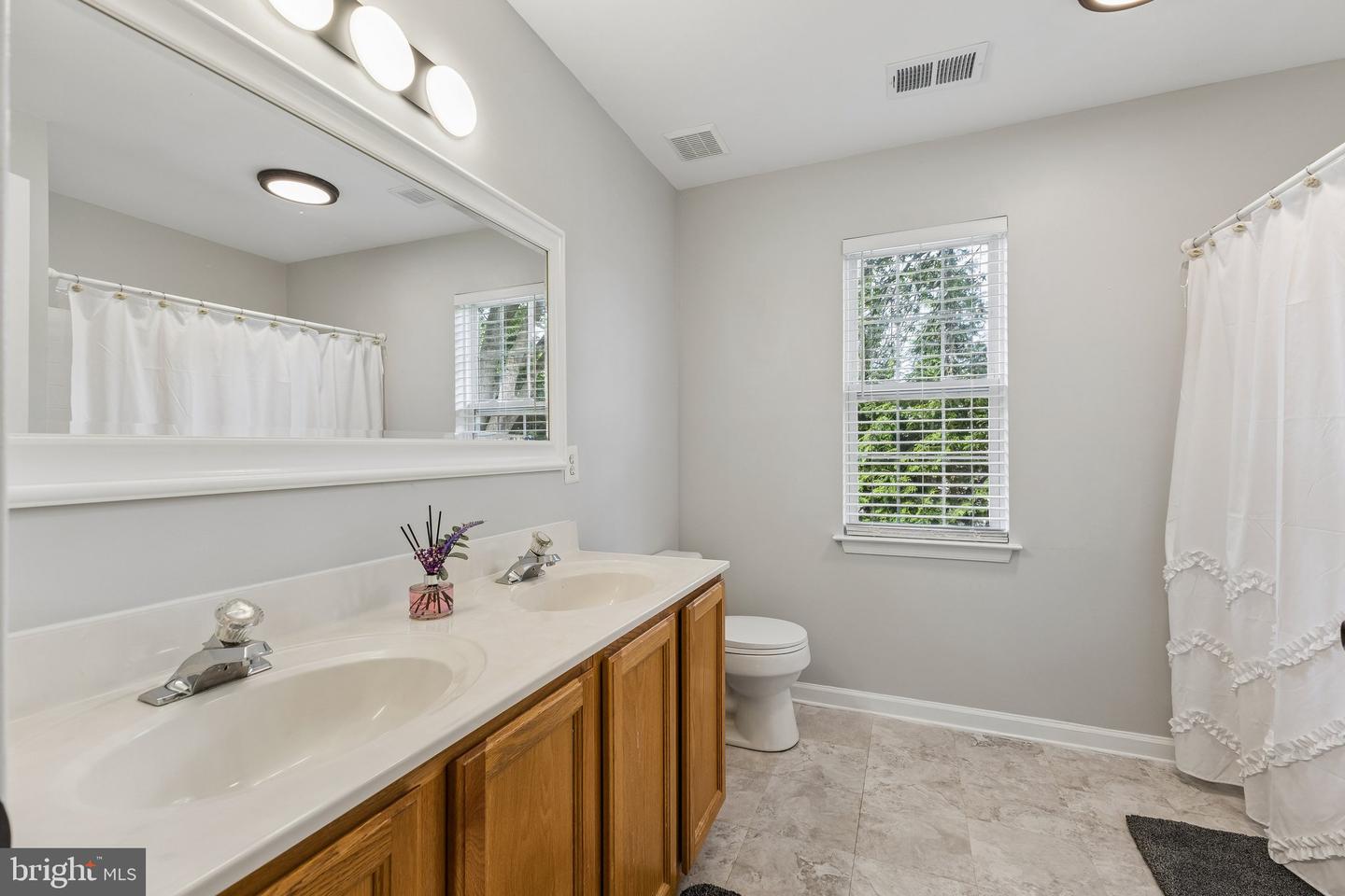 8 Winding Oak Ct Property Photo 24