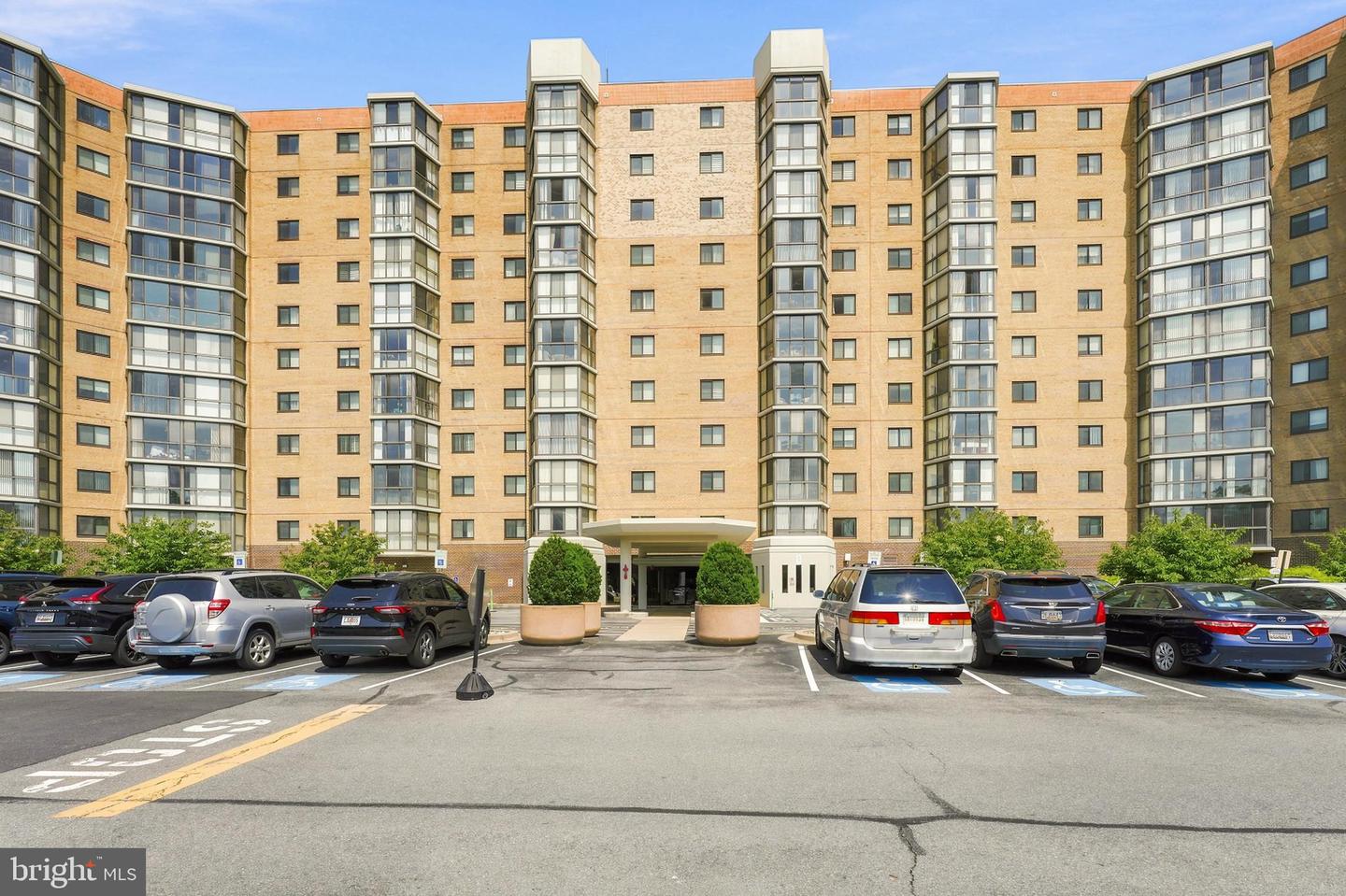 3330 N Leisure World Blvd #5-427 Property Photo 1